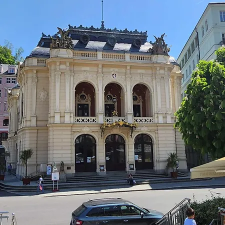 Centrum Karlovy Vary Divadelni Exterior photo