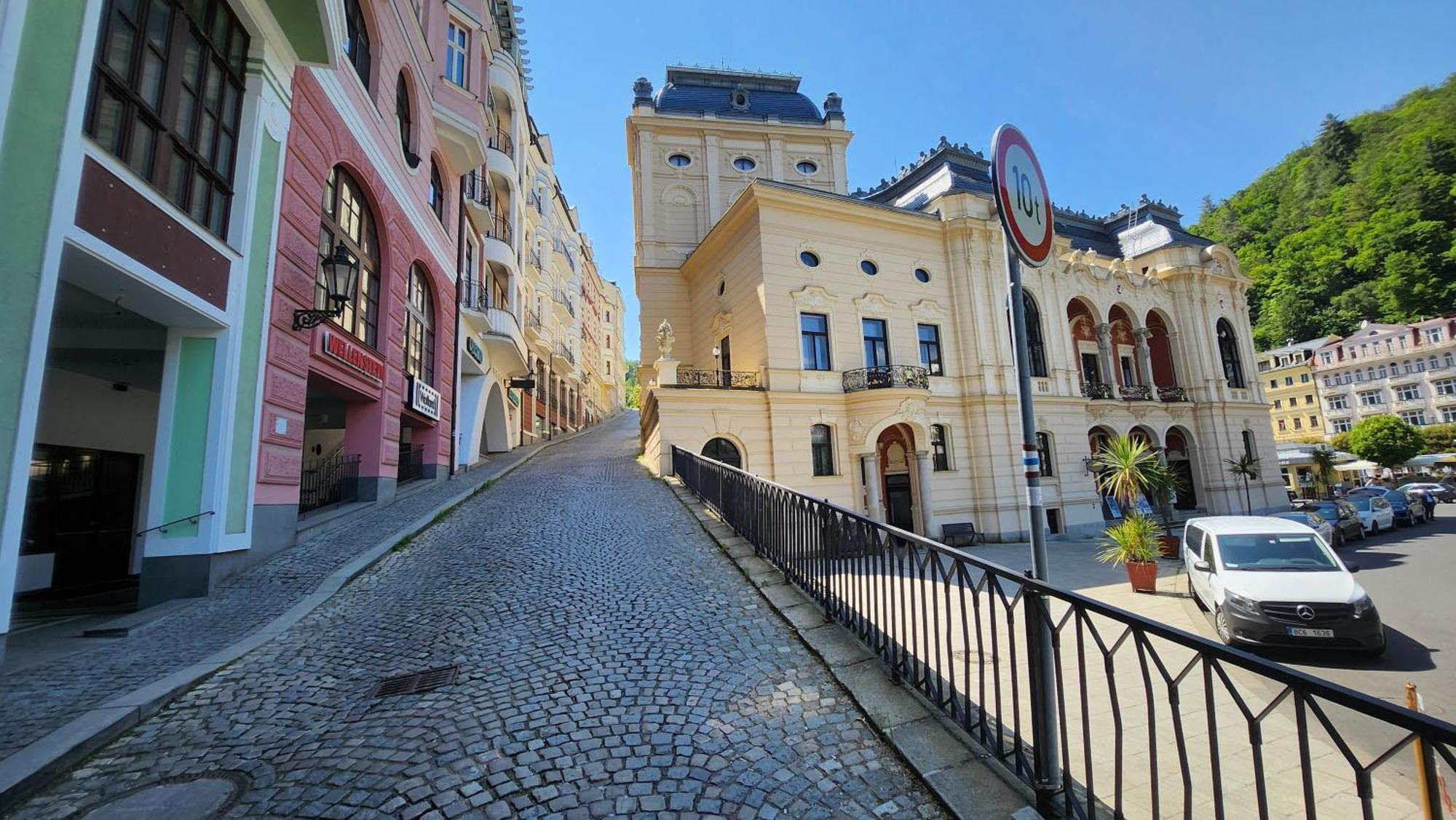 Centrum Divadelni * Karlsbad